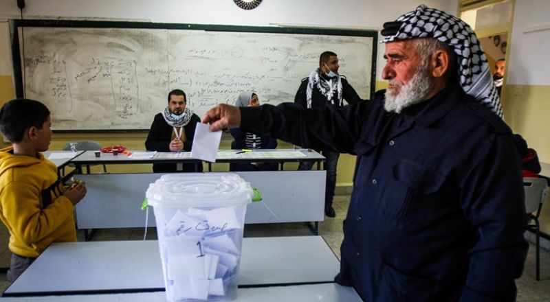 توافق فلسطيني على تأجيل الانتخابات وحوار بين فتح وحماس سينطلق الأسبوع المقبل
