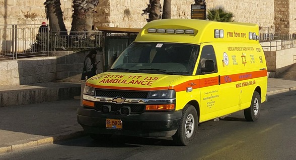 إصابة شاب بحادث دراجة نارية في قلنسوة