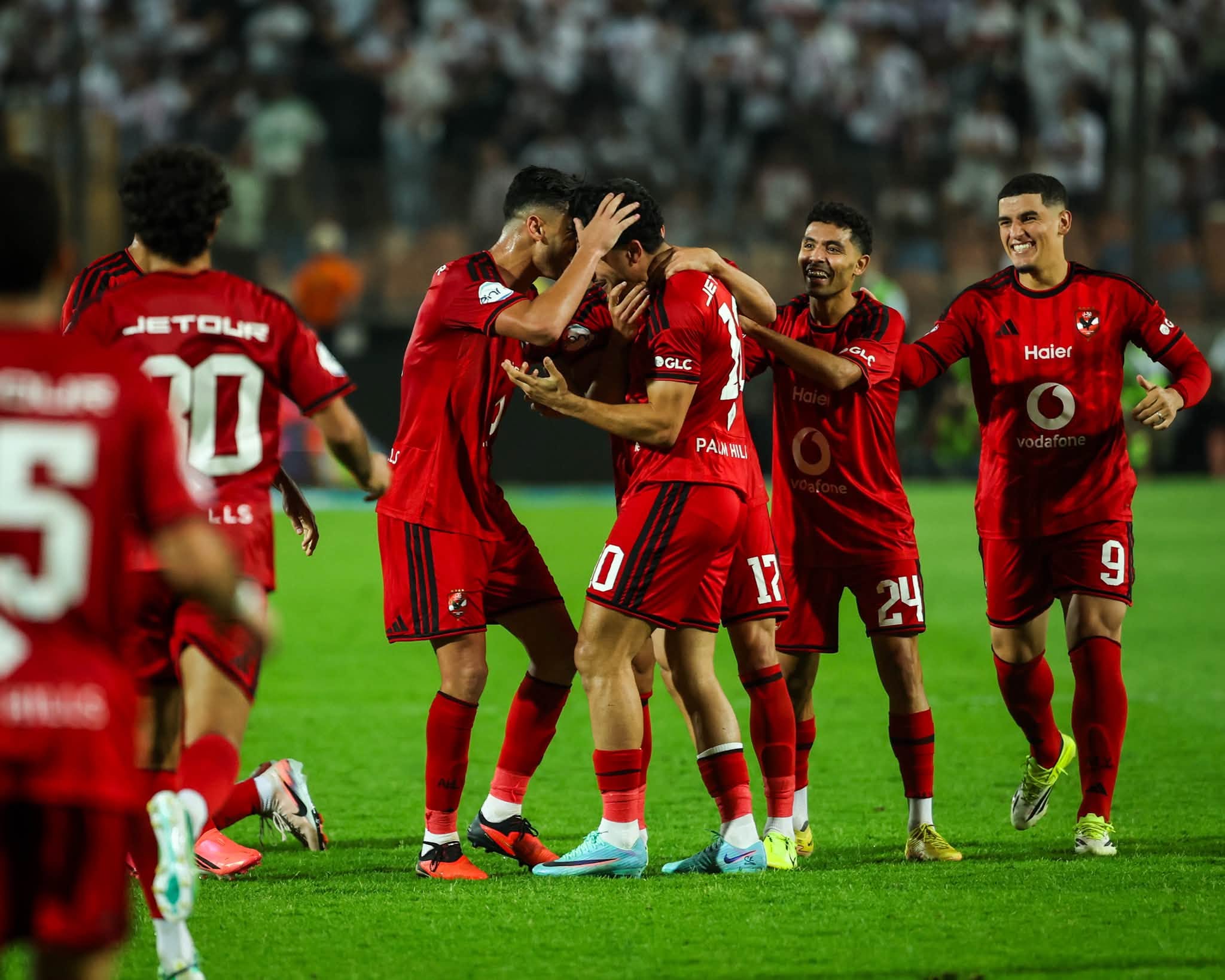 الأهلي حسم القمة أمام الزمالك وتصدر.. هتافات ضد إسرائيل تهز استاد القاهرة