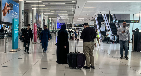 بيان: هيئة الطيران المدني السعودية تمدد تعليق العمليات في مطار بالرياض