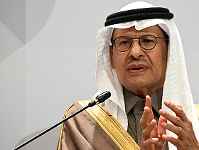 محذرا من "تصعيد شامل": مسؤول حوثي يتوعد واشنطن بـ"رد سريع وموجع" حال تدخلت بالنزاع باليمن