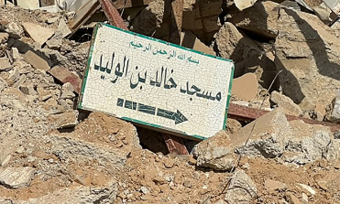 الظحية | 250 طالبًا وطالبة في العراء