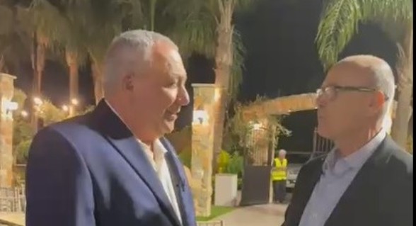الاعلامية مها عبود ترحب بحرارة بالمرشح لرئاسة الحكومة آيزنكوت لدى زيارته للدالية