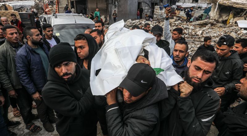 ارتفاع حصيلة ضحايا الحرب في غزة إلى 74,396 شخصًا