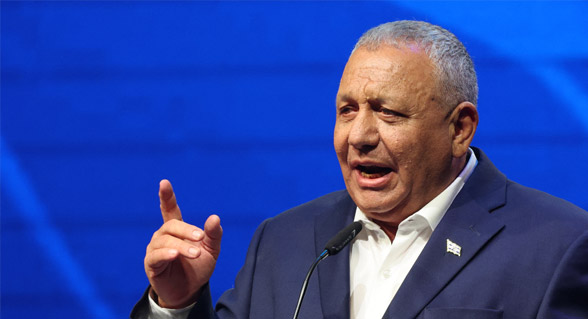 استطلاع: حزب غادي أيزنكوت يتصدر بـ23 مقعدًا مقابل 21 لليكود