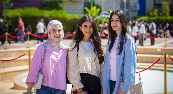 جامعة القدس تختتم استقبال طلبتها الجدد للعام الأكاديمي الجديد