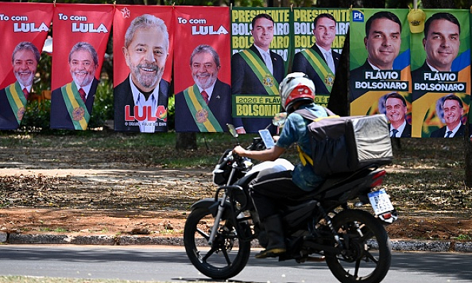 بولسونارو يتقدم على لولا بالجولة الأولى من انتخابات البرازيل